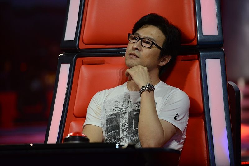 那英阿妹争抢学员火药味足