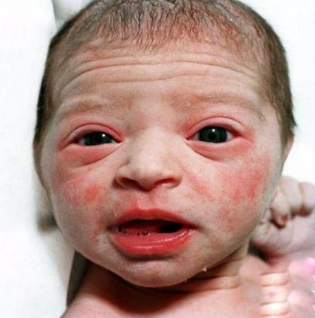 新生儿什么时候可以看到瞳孔 ec0532c4875ce09d45f5907e22be2b0d.jpg