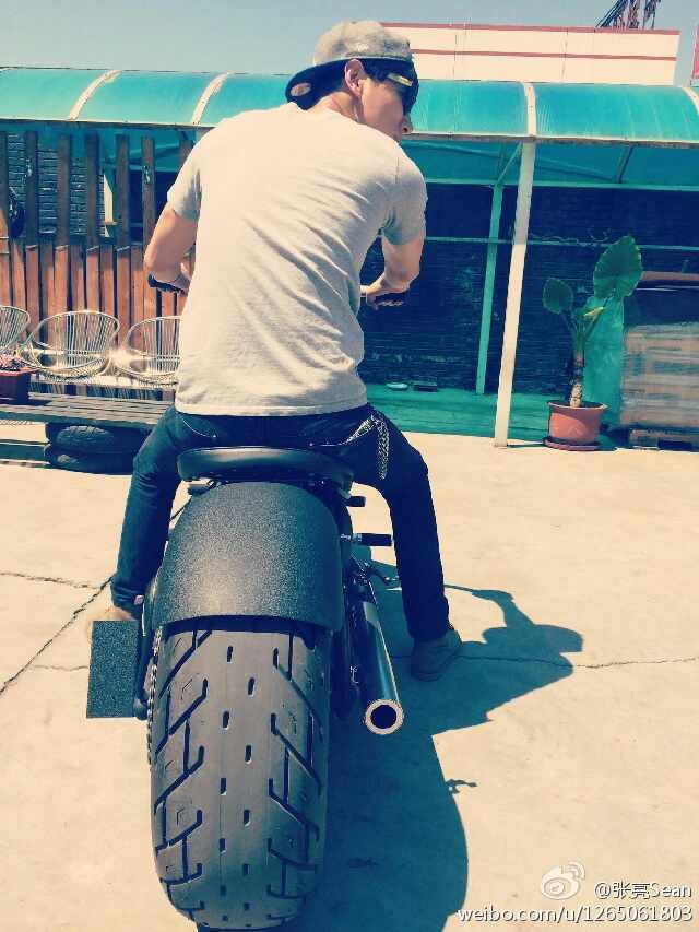 摩托车帅照 - 帅摩托车 - 最帅摩托车美女