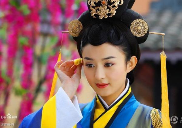 赵丽颖算是后起之秀吧,从《陆贞传奇》之后,拍的电视剧基本都是女