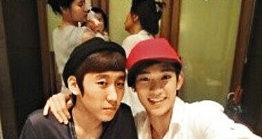 金秀贤表弟所在男团将进军中国 与教授亲密合