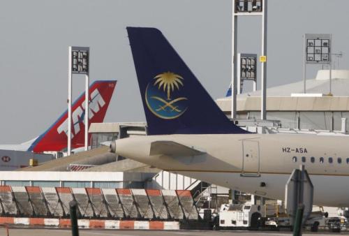 沙特一航班上飞行员与空服员打架致延误6小时