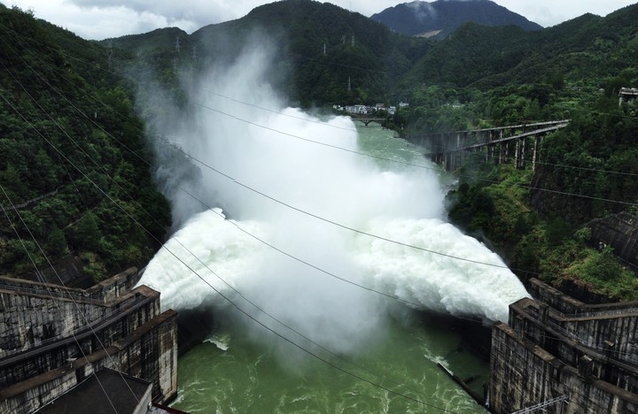 云和紧水滩水库泄洪