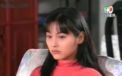 张延在《笑看风云》中饰演古巨基的女友,张小莲.