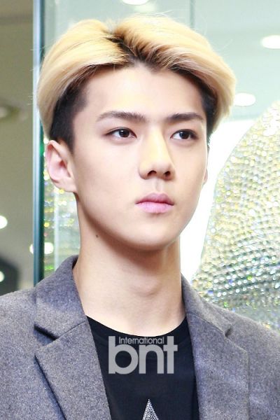 EXO吴世勋开微博20天粉丝破百万证高人气