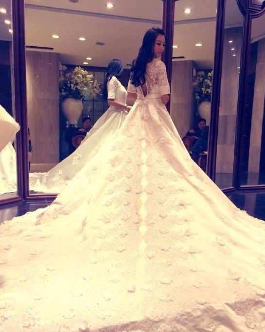 "最美女腰"女神老师走红宣扬正能量 海量生活照曝光