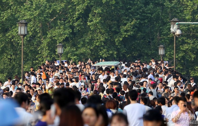 点进来告诉你五一节杭州是有多热闹!
