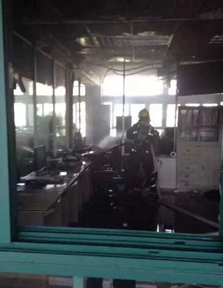 12日中午浙大紫金港校区一实验室爆炸起火 现场臭气熏天