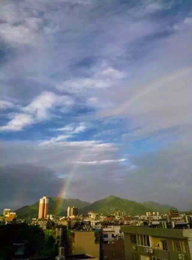 温州乐清天气晴好 出现彩虹