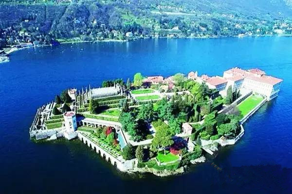 摩纳哥王子大婚!他是格蕾丝·凯利外孙,那她是