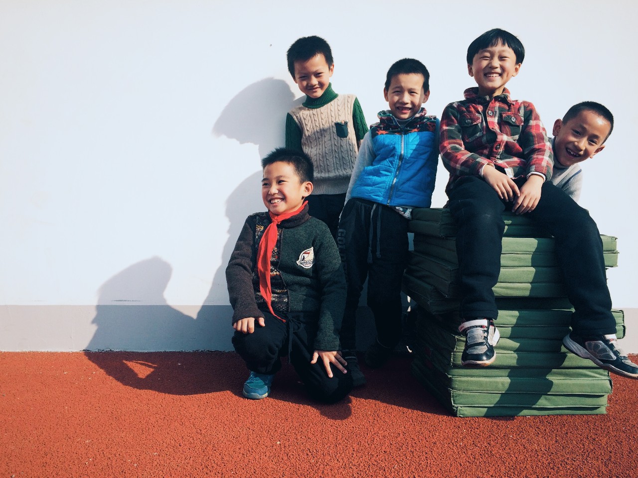 浙江一位85后小学体育老师的手机相册,刷爆了