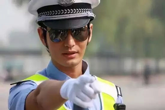 扩散!本月起驾照销分须刷身份证 代扣分将失效