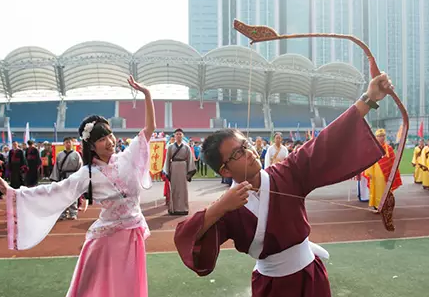 杭州建兰中学热闹了!不少古代“中外名人”玩穿越 - 手机新蓝网