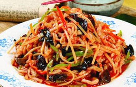 怎么做红油鸡片 bd89c4810db6d9b08ed879045a55fa09.jpg