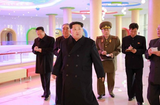金正恩视察朝鲜少年宫称赞像童话世界（图）