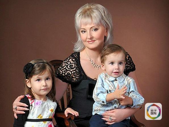 俄罗斯38岁女歌手竞选“全球最美奶奶”（组图）