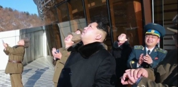 朝鲜光明星卫星发射现场视频曝光 有人激动落泪_新蓝网