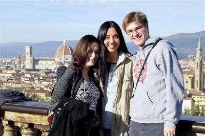 杭籍18岁女孩被加拿大夫妻收养 跨国寻亲想见