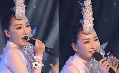 萨顶顶假唱拿反的不是话筒是价值观_新蓝网