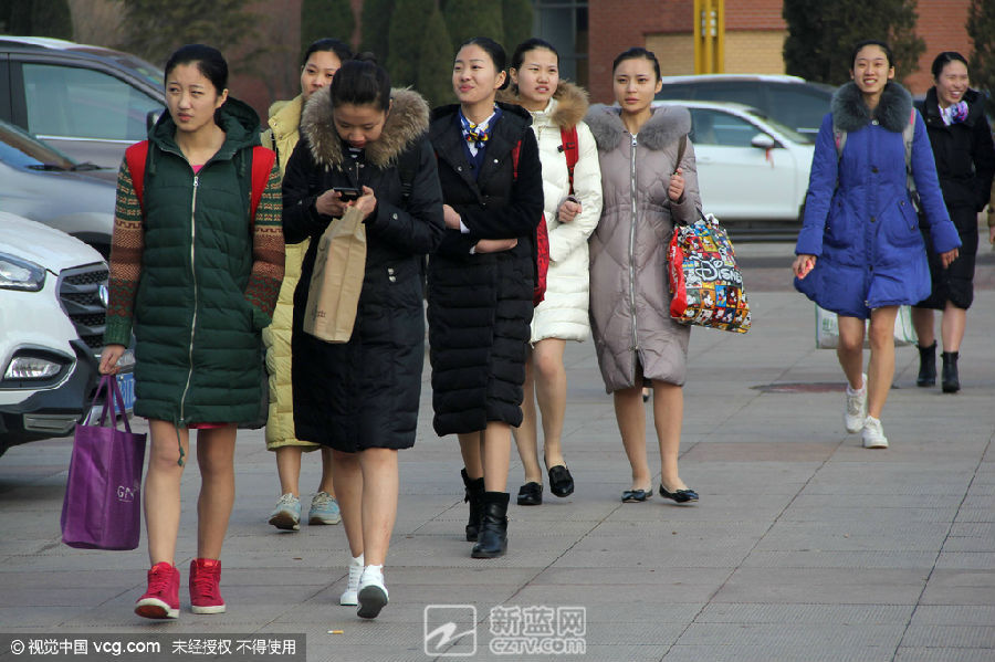 空乘专业艺考 报名现场美女云集