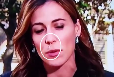 姐可是见过世面的!美女记者鼻涕不止淡定直播