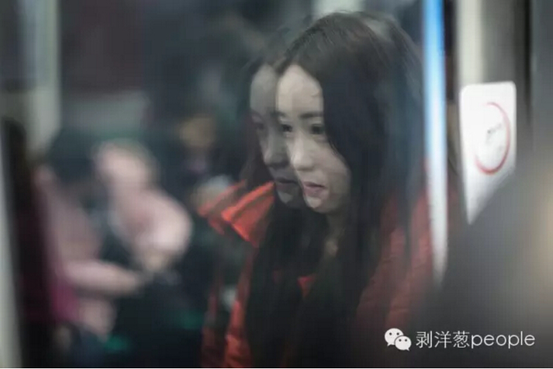 毁容阴影下的少女周岩