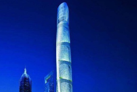 界第二高楼上海中心大厦完工 55秒可达119层