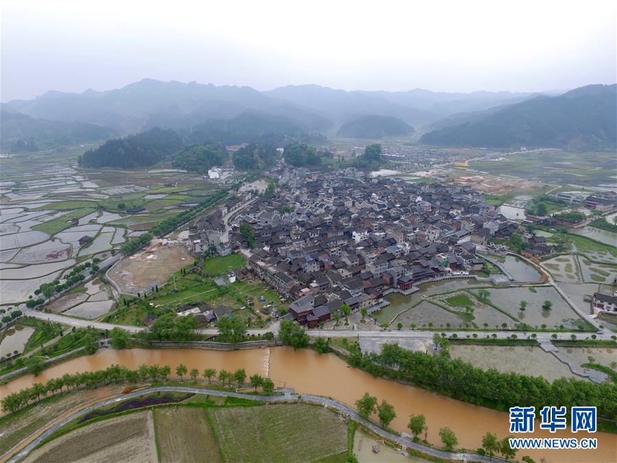 4月19日航拍的贵州省锦屏县隆里古城.