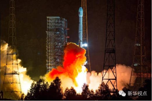 （2015年11月21日0时07分，我国在西昌卫星发射中心成功将“老挝一号”通信卫星发射升空。新华社记者 覃海石摄）