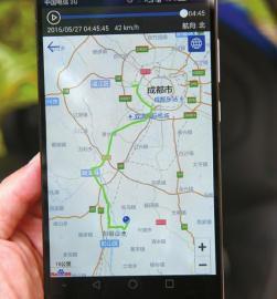 市民赵先生展示牧马人越野车被盗后，车载GPS的行车轨迹。