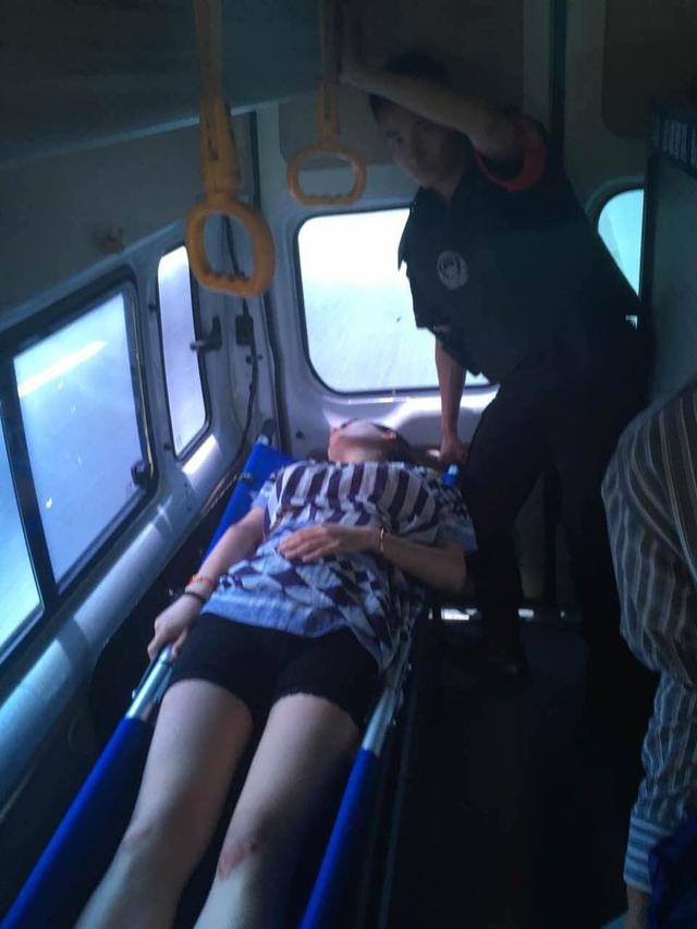 绍兴诸暨孕妇被撞倒在地 民警开特战车火速送医
