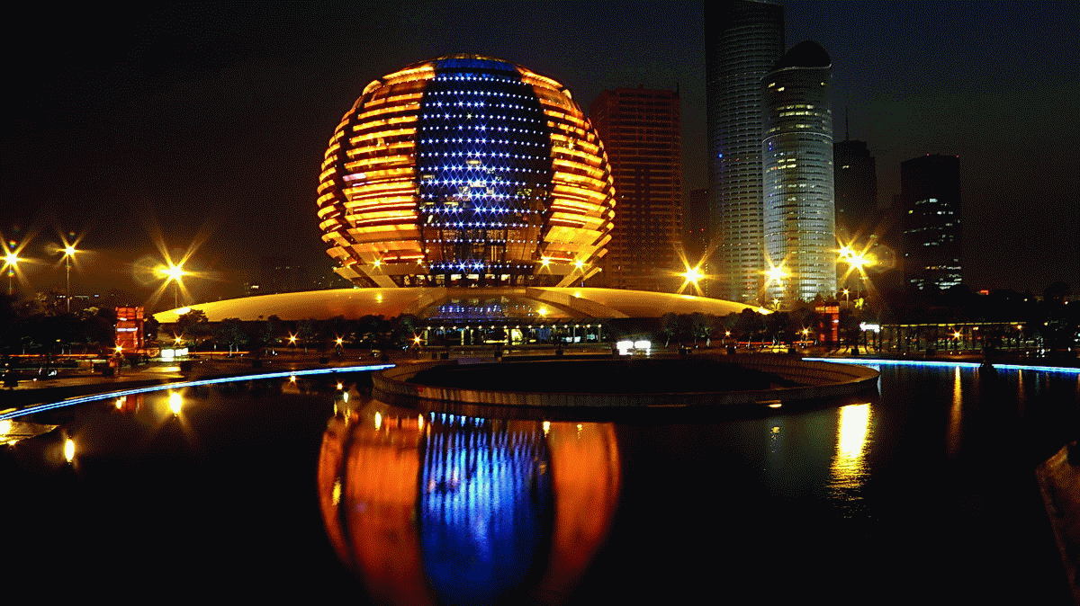 一言不合就要来个实力大pk    三潭印月,断桥残雪,京杭运河等具有