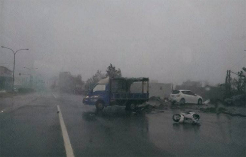 “尼伯特”登陆画面曝光 浙江各地最新情况汇总