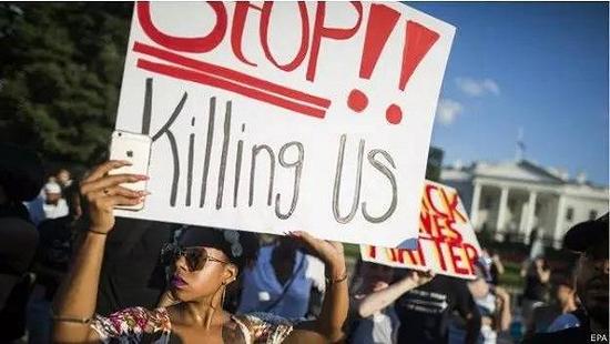 抗议美国警察枪杀黑人 加拿大歌手怒改国歌