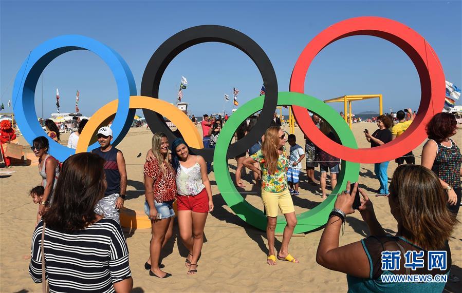 奥运五环成为里约海滩热门景观（高清组图）【5】