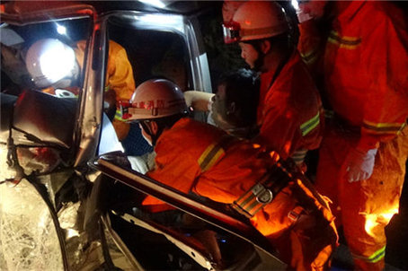 河南消防员出警遇父亲出车祸 其父:先救别人我