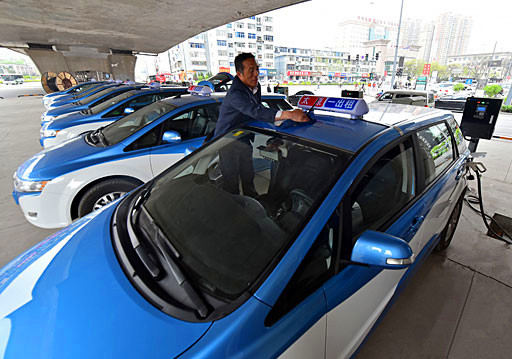 15:55:17 历时3个月的新旧更换,日前,山西太原8000多辆纯电动出租车