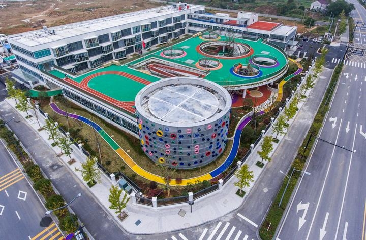 潮!湖州一幼儿园屋顶建跑道 设计理念来源日本_新蓝网