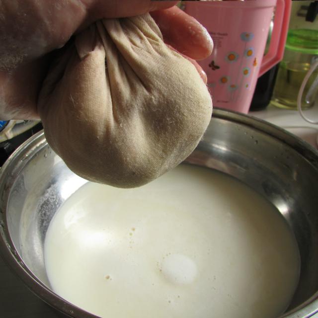 传统方法煮制的豆浆，此般香醇诱人