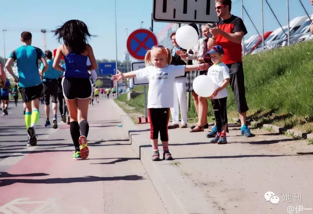 4个月跑完世界3个马拉松，她比陈意涵还疯狂…