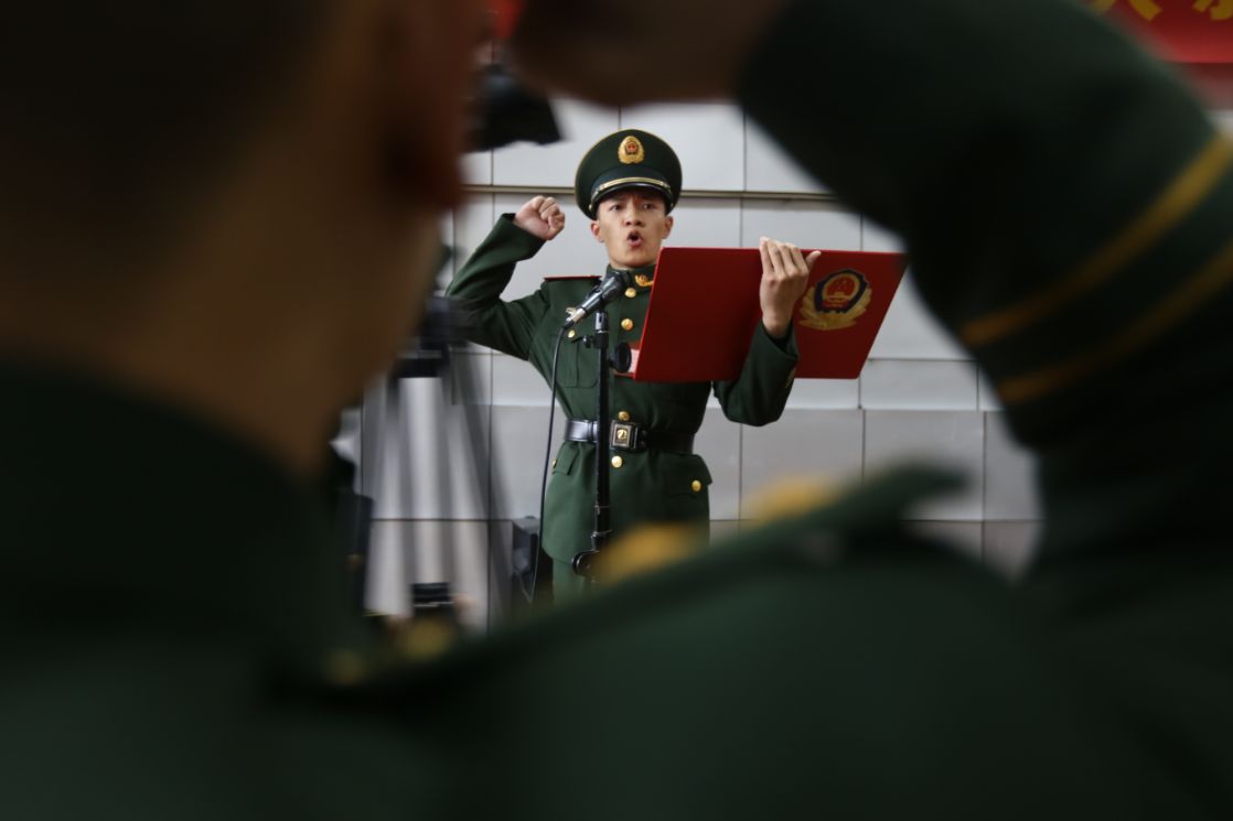 武警浙江省总队举行新兵授衔仪式举行(1/5)