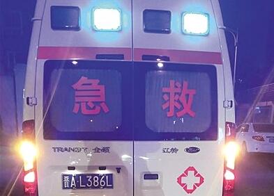 黑救护车盘踞北京大医院 自称活人死人都能拉