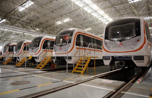 杭州地铁2号线新增12辆新列车