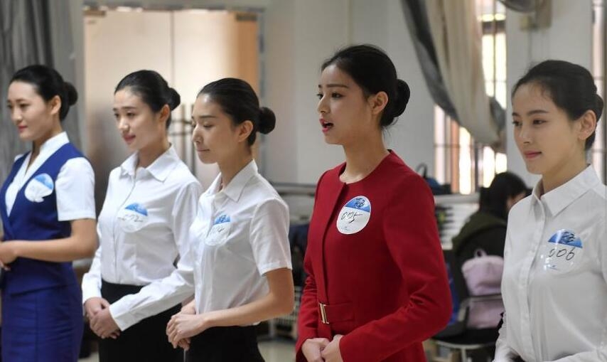 厦门航空空姐_朝鲜高丽航空空姐_厦门航空空姐收入(3)