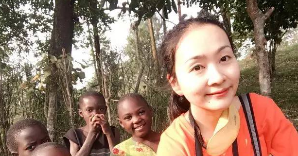 去非洲40多天仅花2万茂名女女生6年游90国教师调理激素图片
