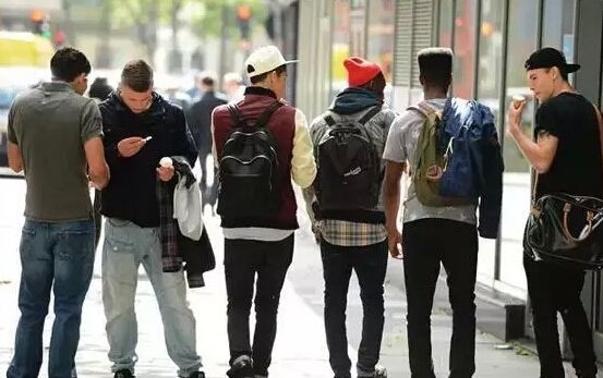 多数英国人反对收紧移民:不该将留学生拒之门