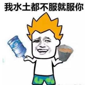 一群学生,硬是把一辆小轿车给挪了一个车位,小编只剩下一个大写的:服