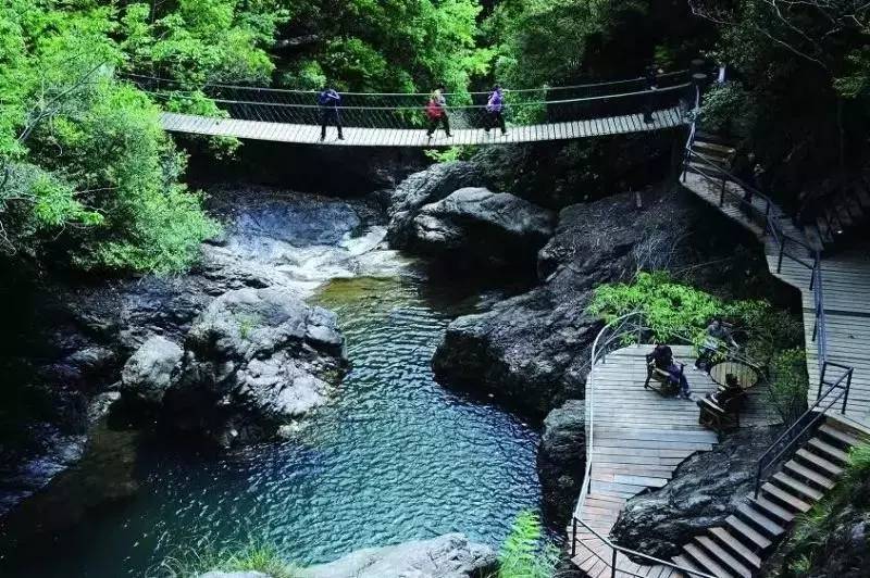 品最地道的山间味道,闲暇之时,去弥勒谷景区走走,盛夏之时,去布袋溪