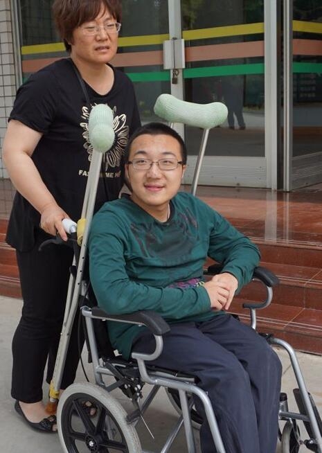 甘肃定西领导慰问残疾考生魏祥:将落实各项资