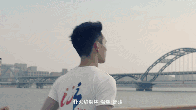 伴着旋律,看看西子湖畔奔涌的运动热潮,感受